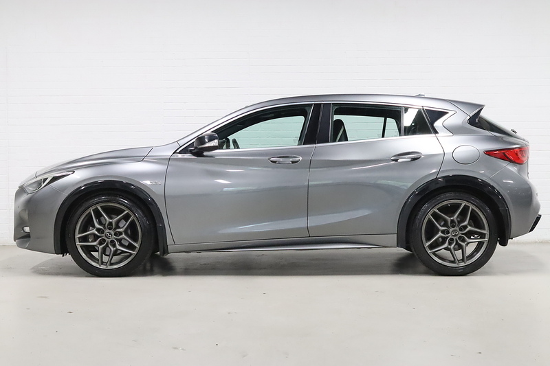 Infiniti Q30 d Sport - U2631
