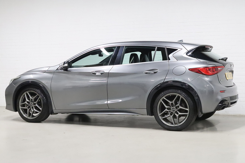 Infiniti Q30 d Sport - U2631