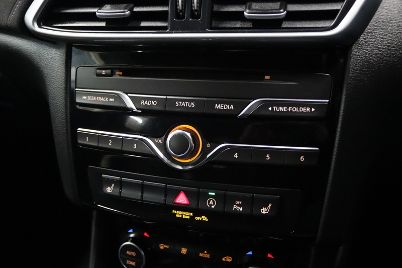 Infiniti Q30 d Sport - U2631