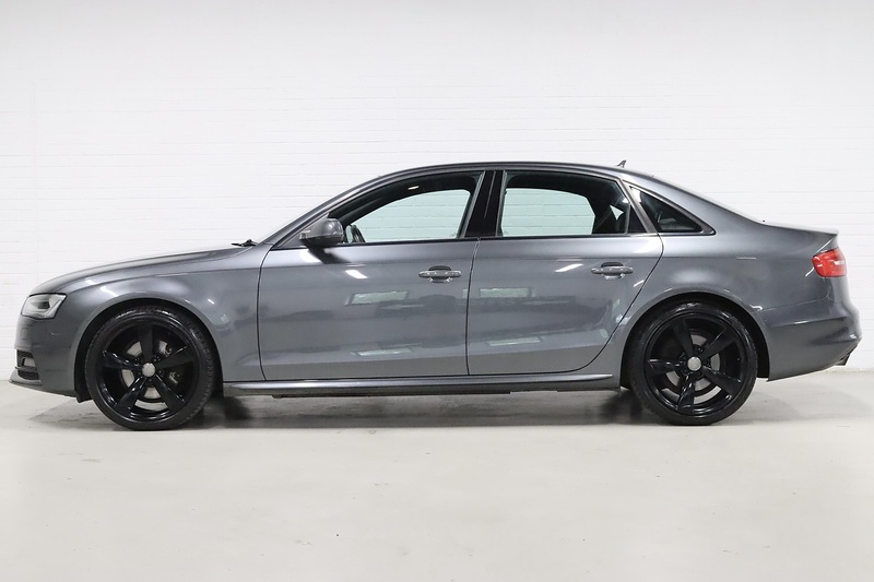 Audi A4 TDI Black Edition - U2633