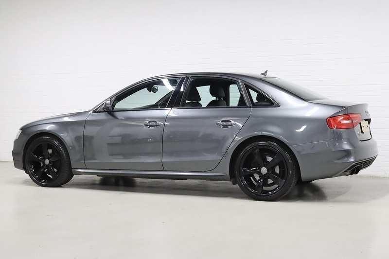 Audi A4 TDI Black Edition - U2633