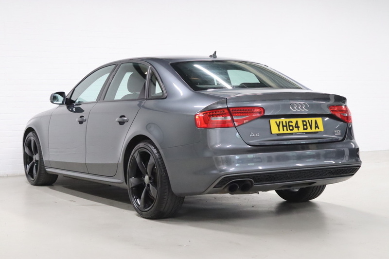 Audi A4 TDI Black Edition - U2633