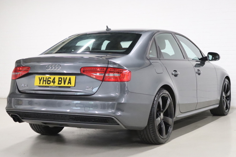 Audi A4 TDI Black Edition - U2633