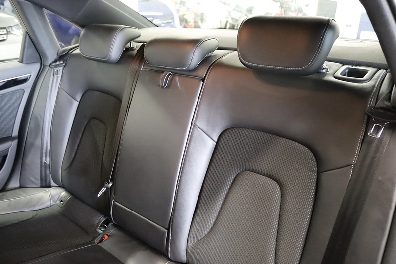 Audi A4 TDI Black Edition - U2633