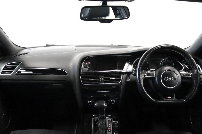 Audi A4 TDI Black Edition - U2633