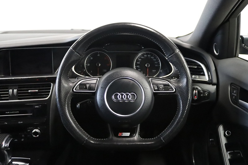 Audi A4 TDI Black Edition - U2633