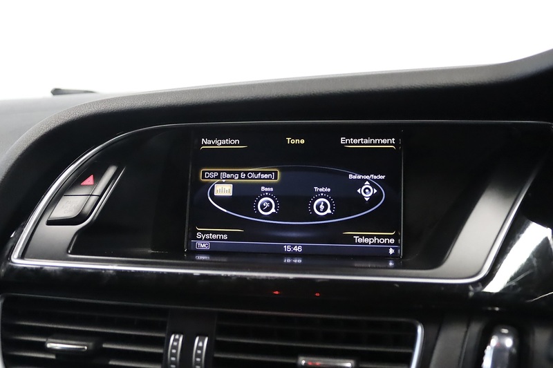 Audi A4 TDI Black Edition - U2633