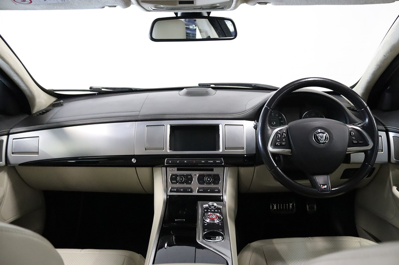 Jaguar XF d S V6 Portfolio - U2639