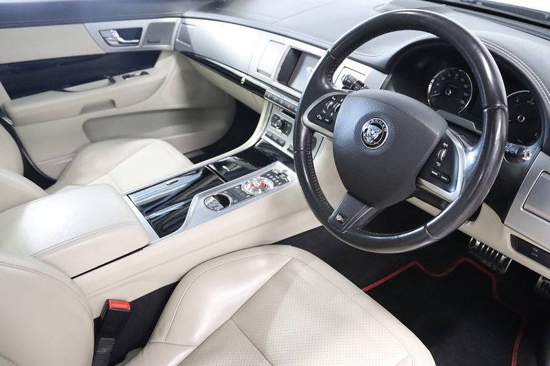 Jaguar XF d S V6 Portfolio - U2639