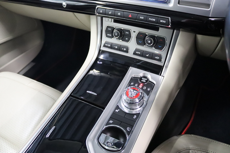 Jaguar XF d S V6 Portfolio - U2639