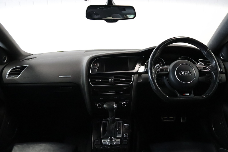 Audi A5 TFSI Black Edition Plus - U2640