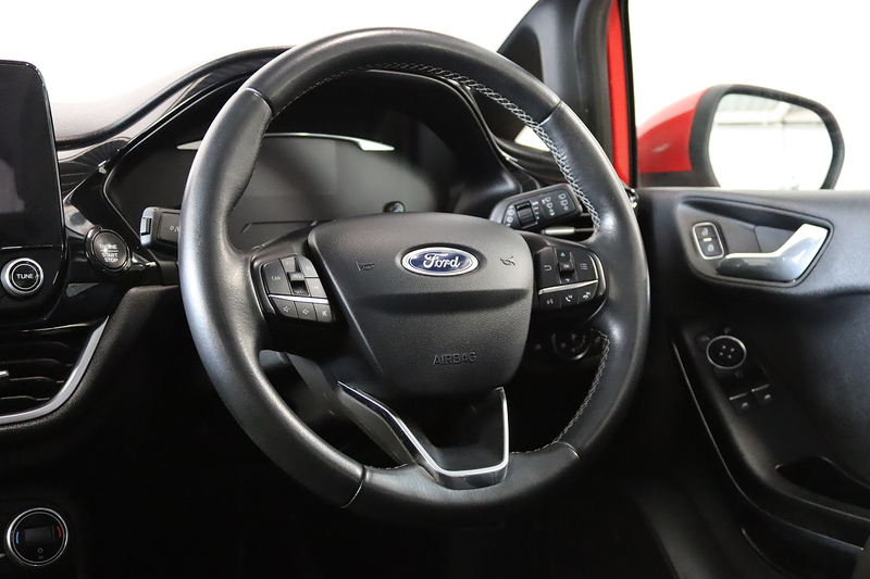 Ford Fiesta T EcoBoost Titanium - U2642