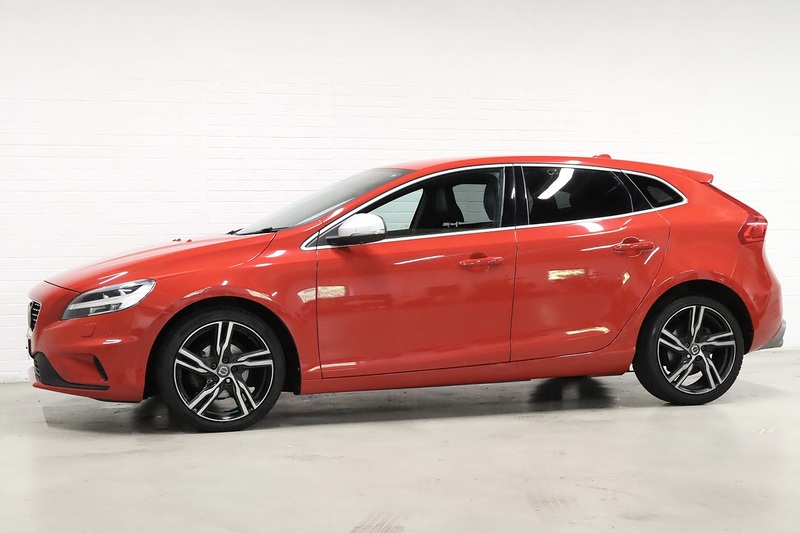 Volvo V40 D2 R-Design Pro - U2645