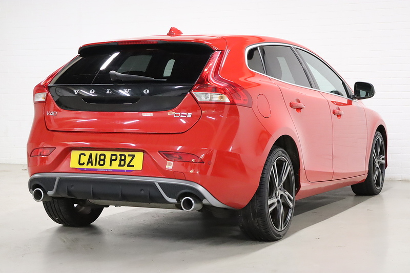 Volvo V40 D2 R-Design Pro - U2645