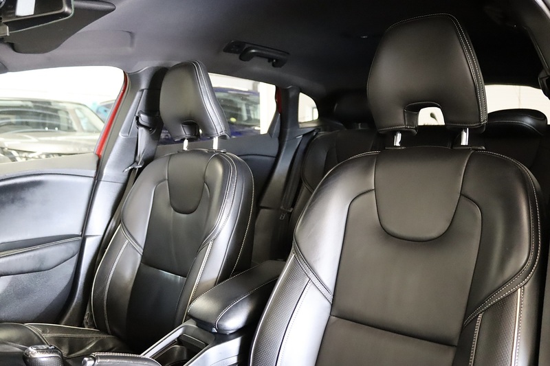 Volvo V40 D2 R-Design Pro - U2645