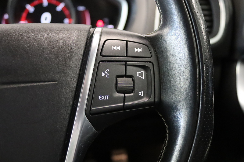 Volvo V40 D2 R-Design Pro - U2645