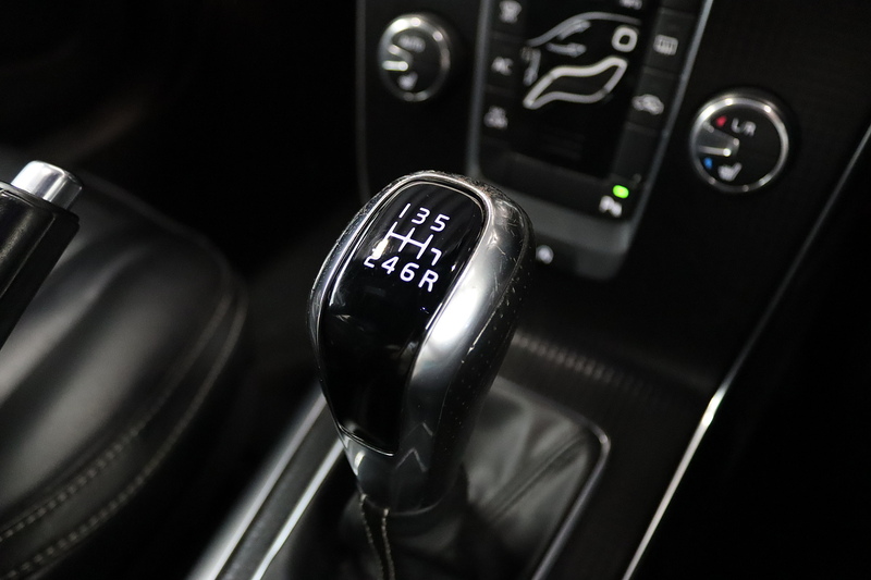 Volvo V40 D2 R-Design Pro - U2645