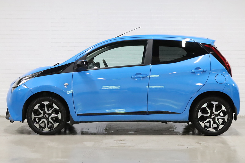 Toyota AYGO VVT-i x-trend - U2692