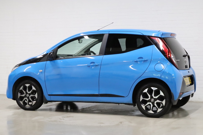 Toyota AYGO VVT-i x-trend - U2692