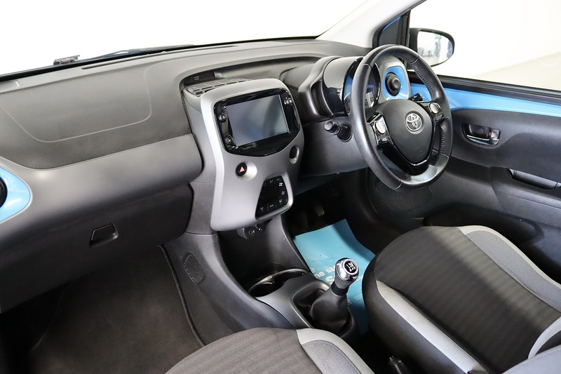 Toyota AYGO VVT-i x-trend - U2692