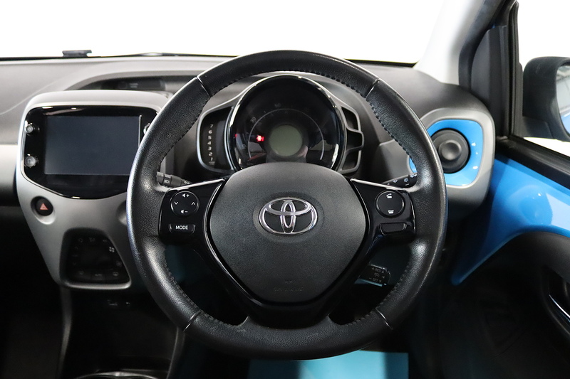 Toyota AYGO VVT-i x-trend - U2692