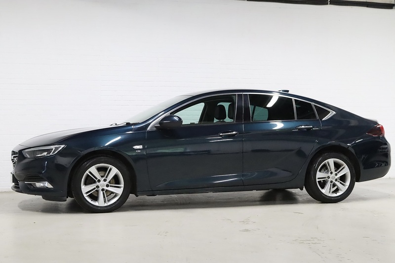 Vauxhall Insignia Turbo D ecoTEC BlueInjection Elite Nav - U2696