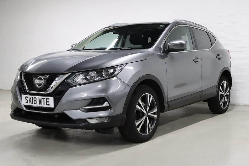 Nissan Qashqai DIG-T N-Connecta - U2698