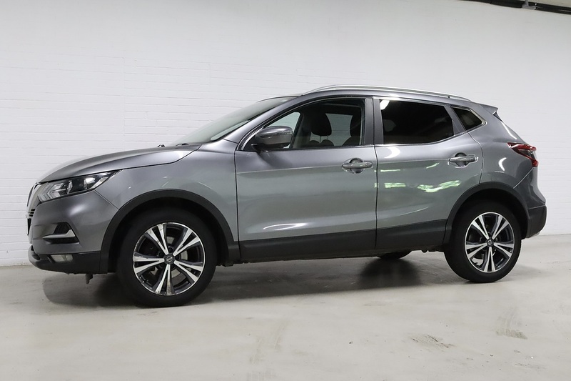 Nissan Qashqai DIG-T N-Connecta - U2698