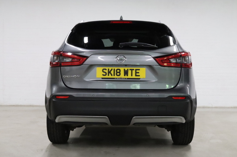 Nissan Qashqai DIG-T N-Connecta - U2698