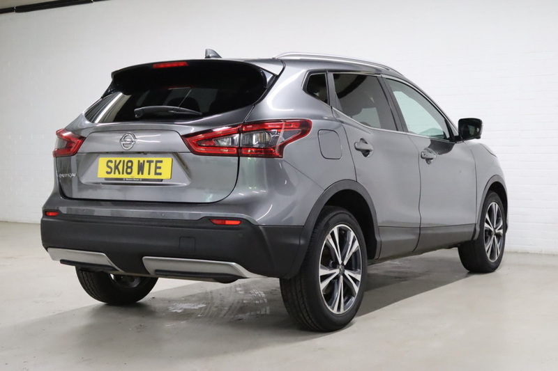 Nissan Qashqai DIG-T N-Connecta - U2698
