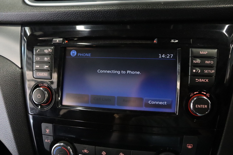 Nissan Qashqai DIG-T N-Connecta - U2698