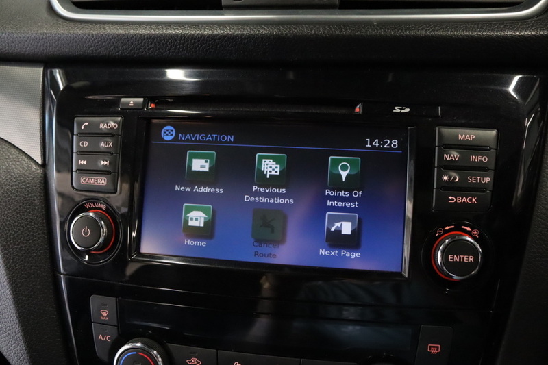 Nissan Qashqai DIG-T N-Connecta - U2698