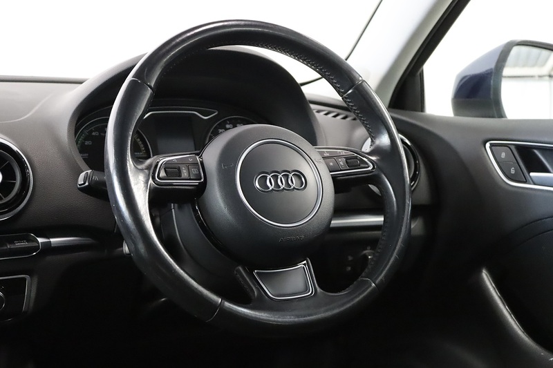 Audi A3 TFSI e-tron - U2721