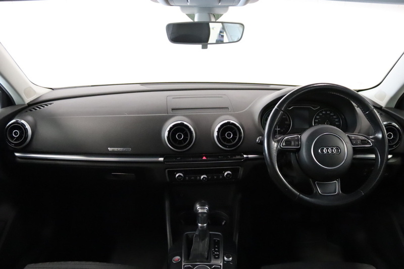 Audi A3 TFSI e-tron - U2721