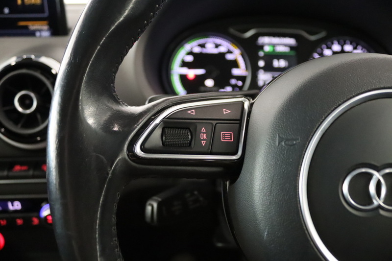 Audi A3 TFSI e-tron - U2721