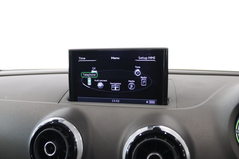 Audi A3 TFSI e-tron - U2721