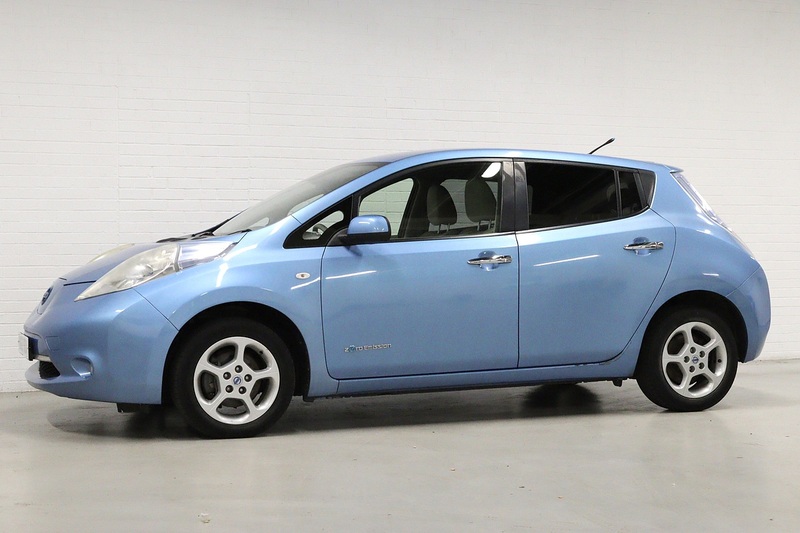 Nissan Leaf  - U2727