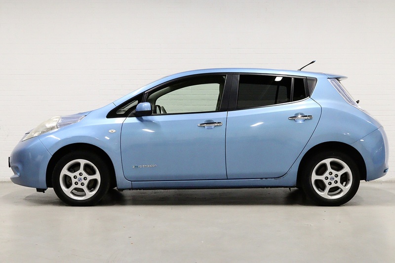 Nissan Leaf  - U2727
