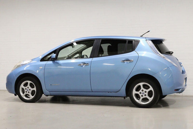 Nissan Leaf  - U2727