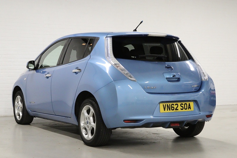 Nissan Leaf  - U2727