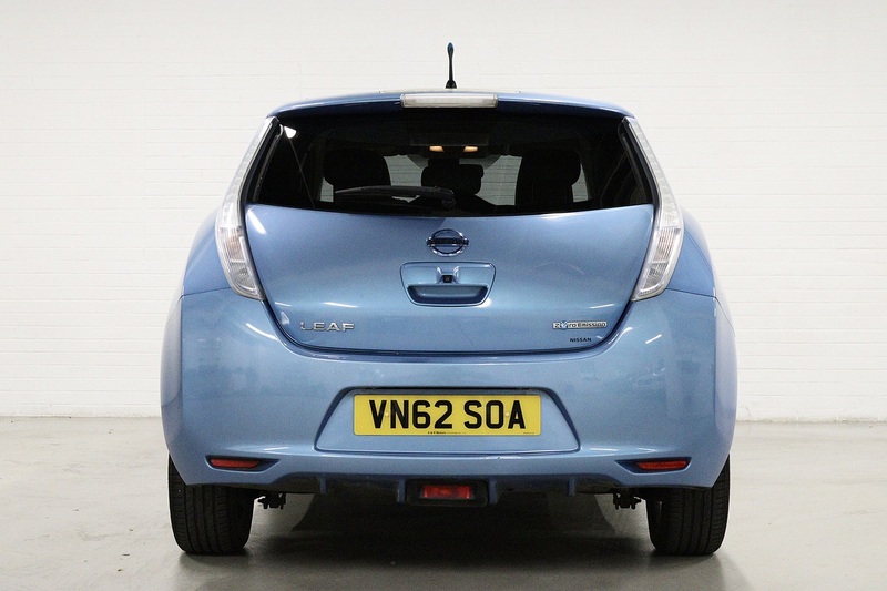 Nissan Leaf  - U2727
