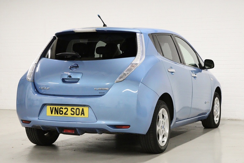 Nissan Leaf  - U2727