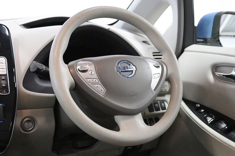 Nissan Leaf  - U2727