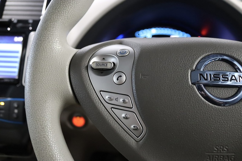 Nissan Leaf  - U2727