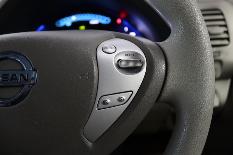 Nissan Leaf  - U2727