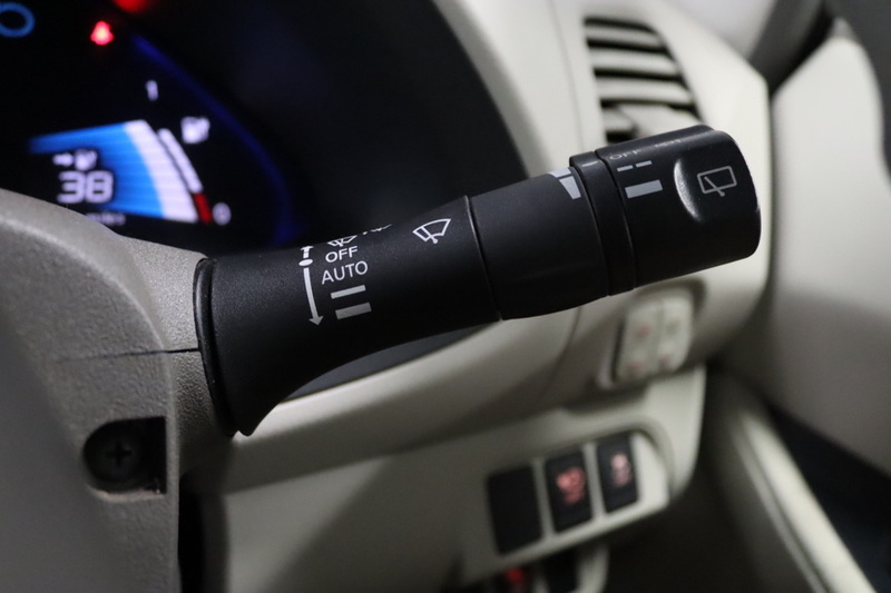 Nissan Leaf  - U2727