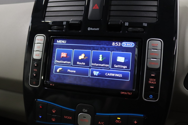 Nissan Leaf  - U2727