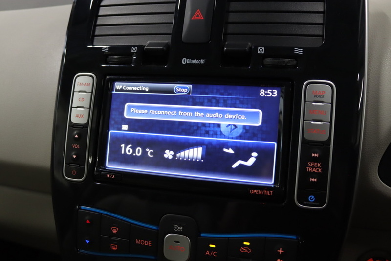 Nissan Leaf  - U2727
