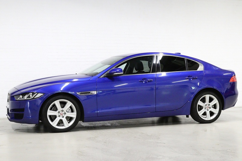 Jaguar XE d Portfolio - U2732