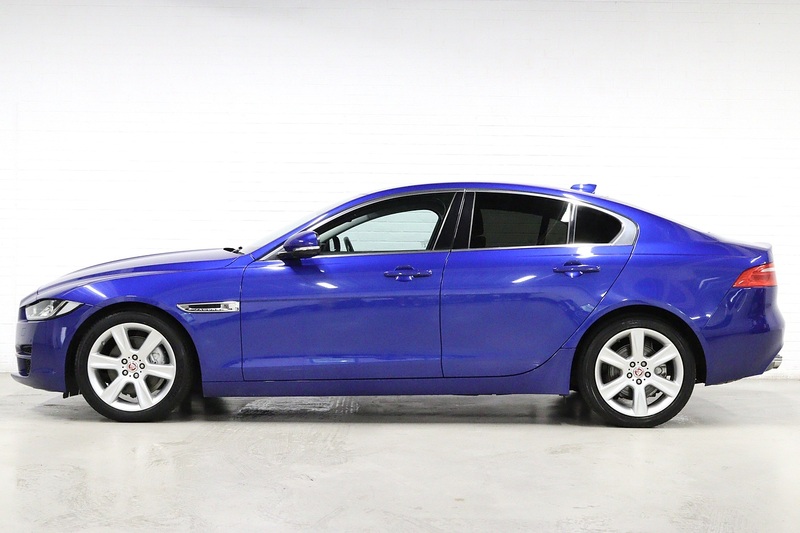 Jaguar XE d Portfolio - U2732